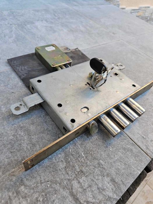 Брава за външна врата "Mottura"