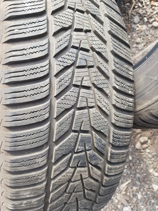 2 buc Anv.iarna 235/60r18  hankook