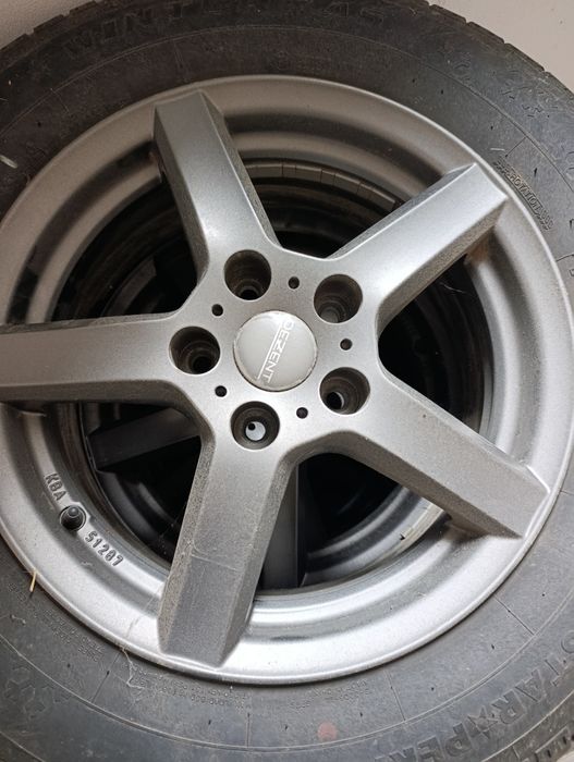 Jante aliaj și cauciuc de iarna 515/65 R16 compatibile Dacia Duster