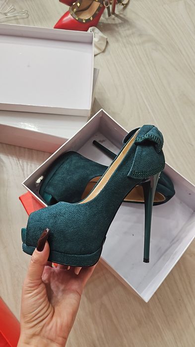 Продам туфли замша