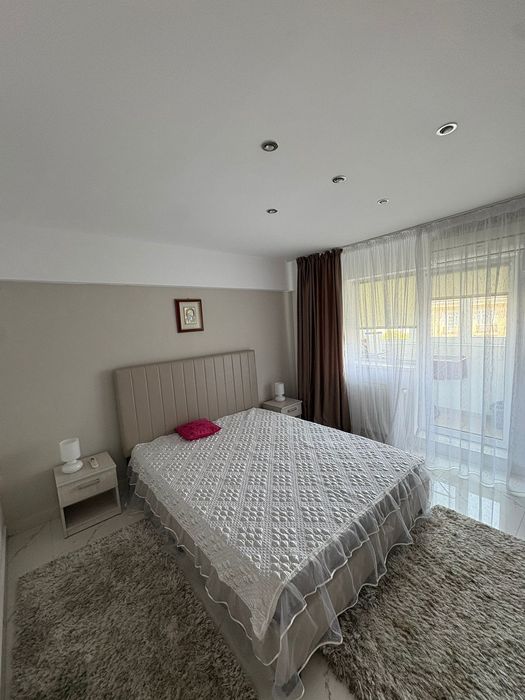 Închiriez apart bd Unirii Fântâni 3 camere ,sunt proprietar