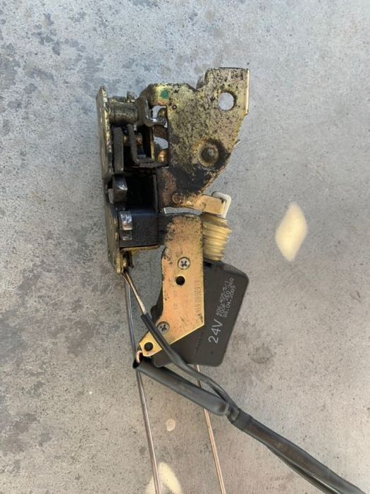 broasca usa man stanga