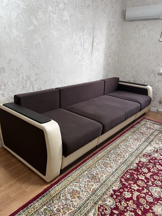 Срочно продам диван, отличное состояние