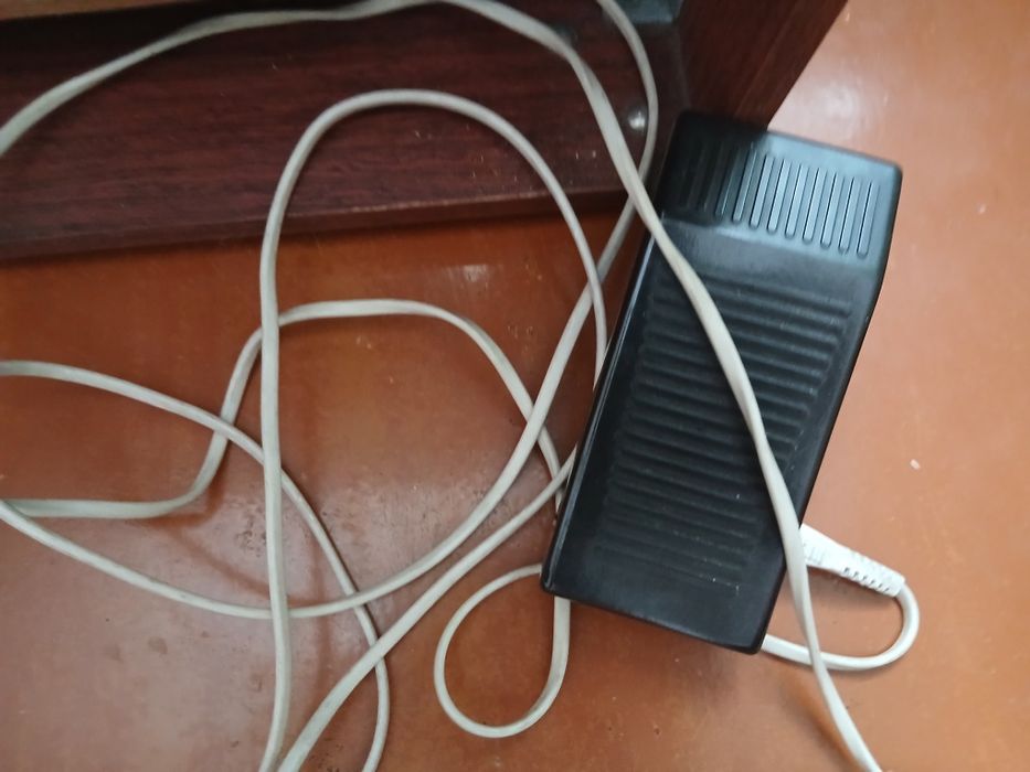 Швейная машинка Чайка