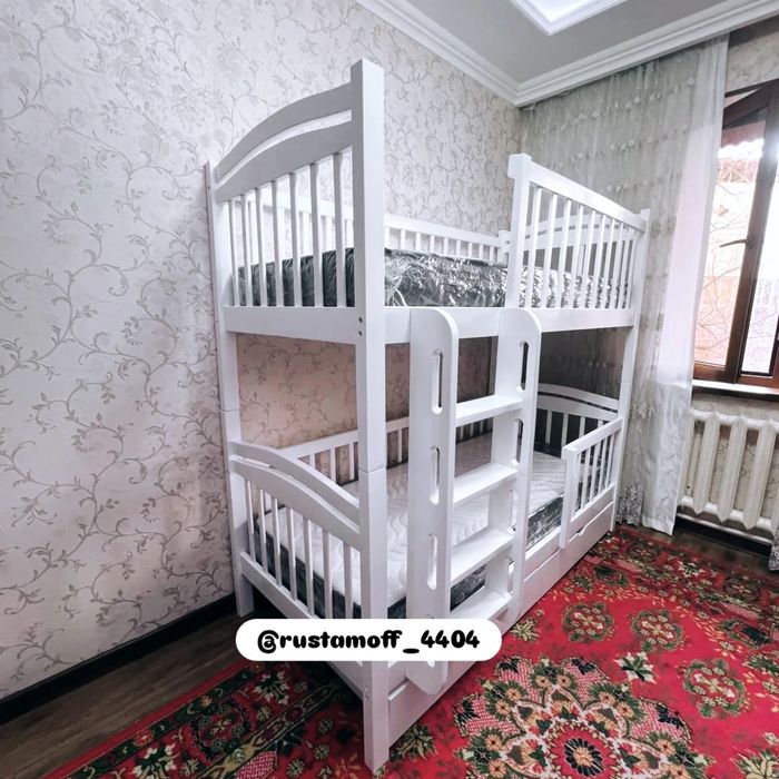 Двухьярусная кроватиь