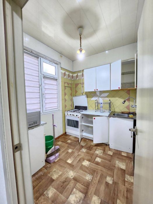 Чиланзар 8. Продажа 2 х комнатная квартира. Срочно