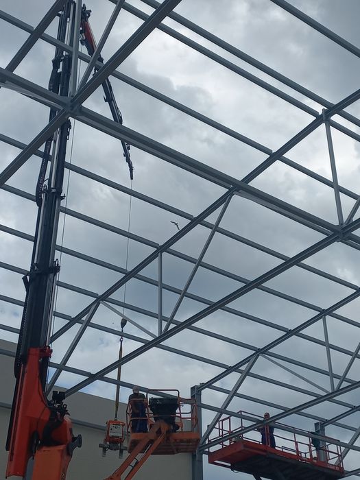 Камион с кран/Транспортни и монтажни услуги в страната и чужбина