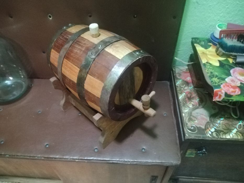 Старо дървено буренце