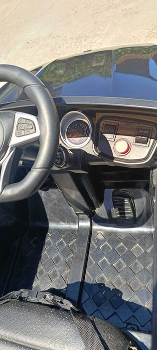 Децка акомулаторна кола Mercedes
