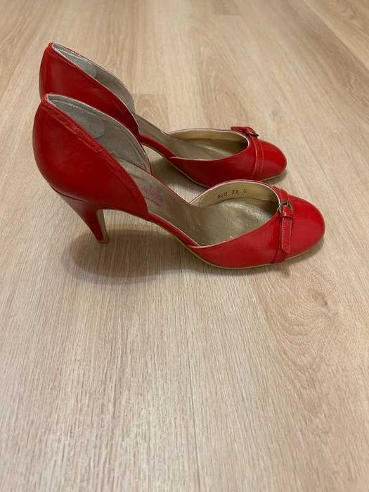 Елегантни дамски обувки с ток, естествена кожа, червен цвят, номер 39