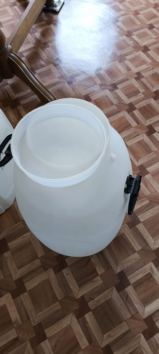 Продам пищевые бочки 50 литров