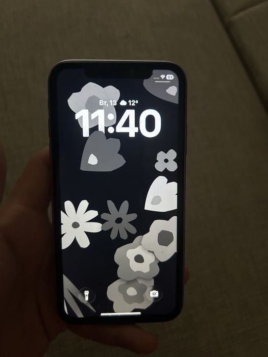 Продам айфон 11