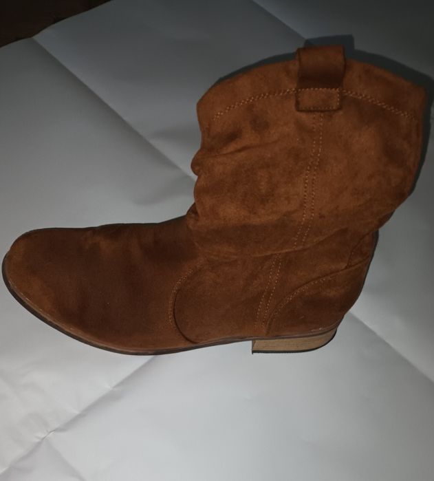 Ghetuțe Primăvară Piele Întoarsă Nou