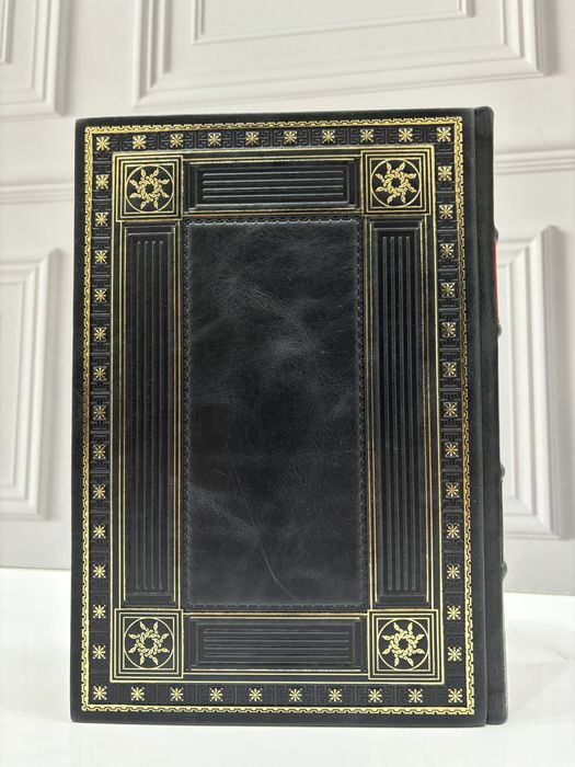 Книга «Мастер игры» в коже