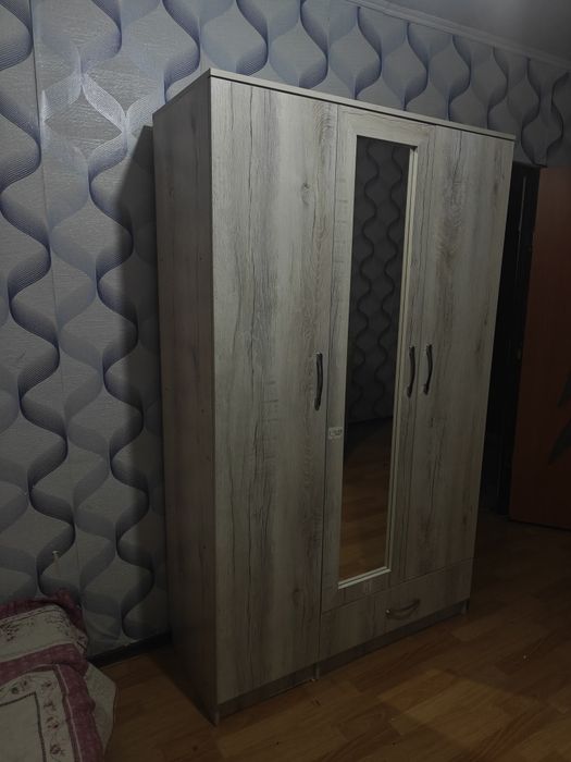 Продаю большой шкаф