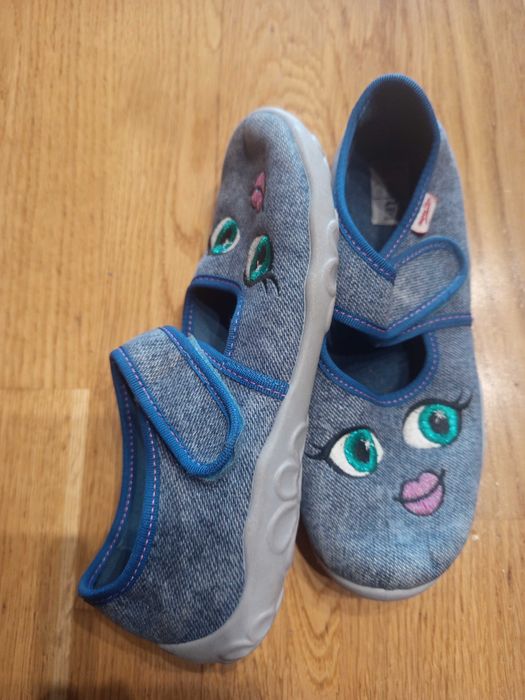 Пантофи за момиче 34н