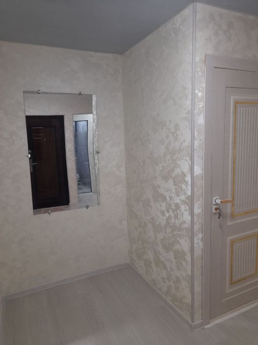 Jizzax shahar Mikrayon 3/1 da 2 xonali uy sotiladi..