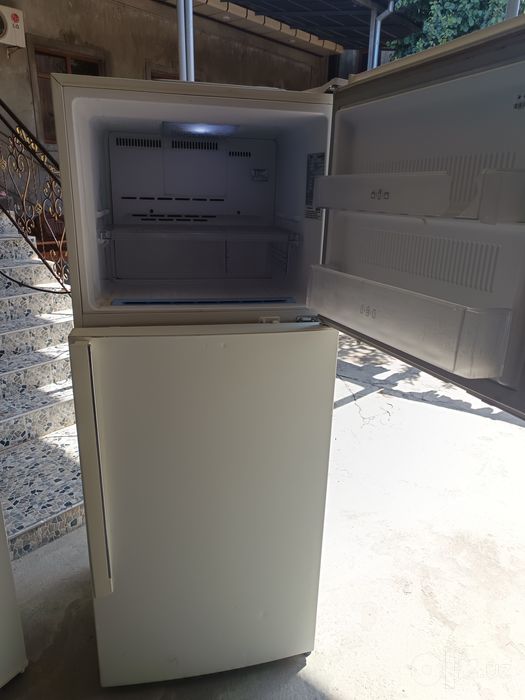 Холодилник сотилади LG