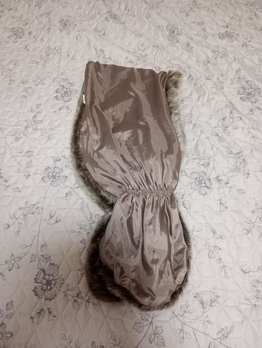 Кожена пухена яка