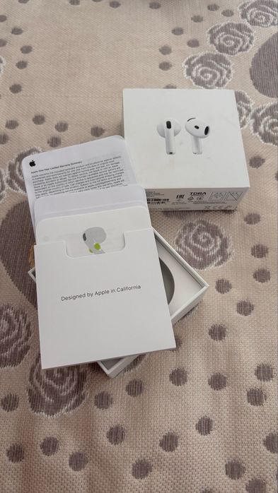Наушники Airpods 4
