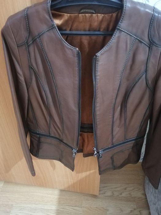 Кожаная куртка 42-44 р