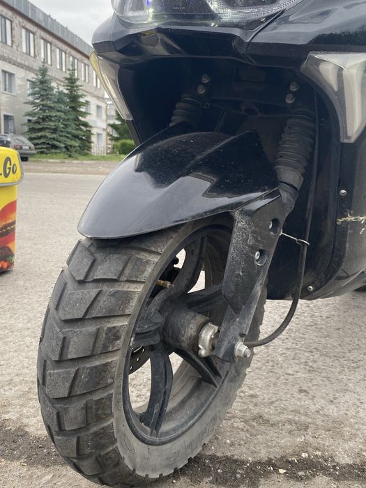 Скутер maxi 180 куб