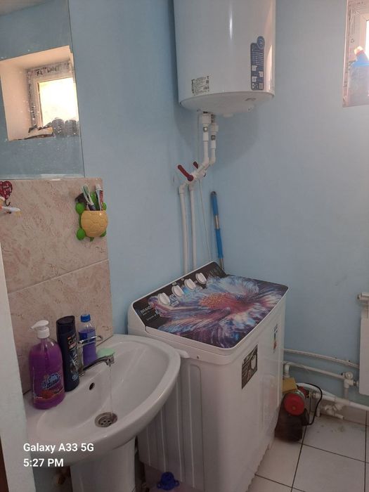 3 xonaliy dom sotiladi