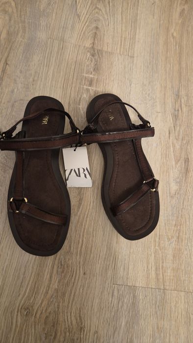 Дамски сандали и чехли Zara