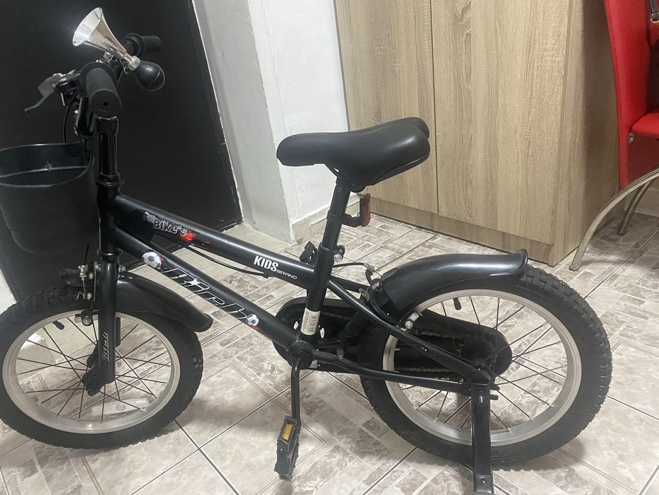 Bicicleta copii aproape noua