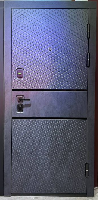 ДВЕРИ ВХОДНЫЕ OPTOM NARXDA. Eshiklar sklatdan sotuvga qoʻyilgan