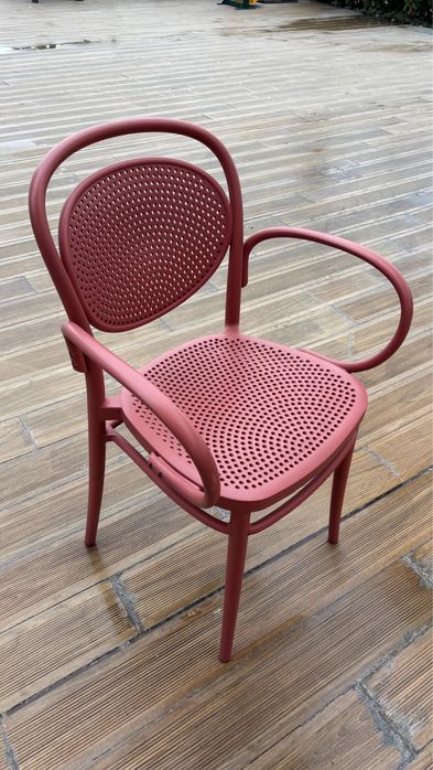 Scaune din plastic – joase și de bar | terasă / HoReCa