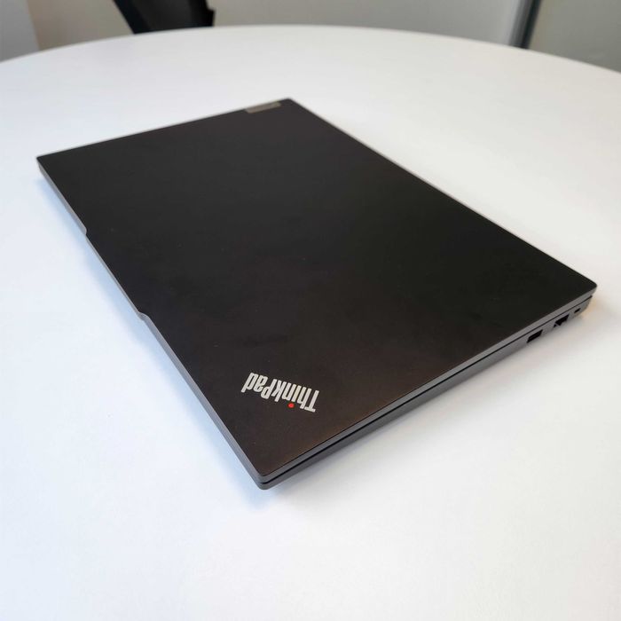 LENOVO ThinkPad 16" i5 2024 16gb RAM SSD 512 raport bateri - nou cutie