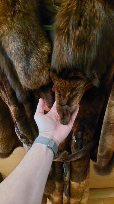 Продам шубу женскую