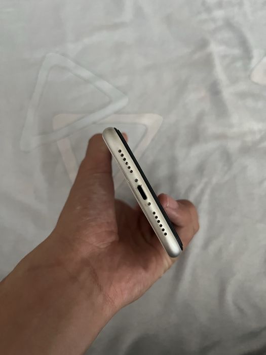 iPhone  11