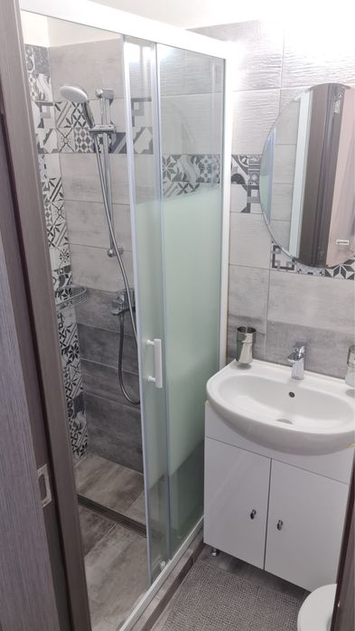 Studio la curte, recent renovat, metrou Stefan Cel Mare
