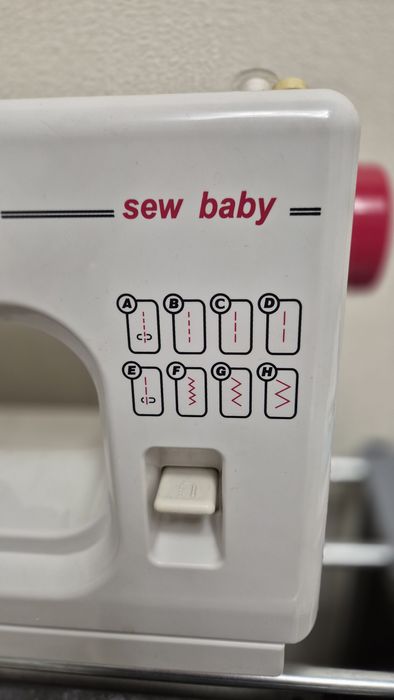 Детская швейная машинка