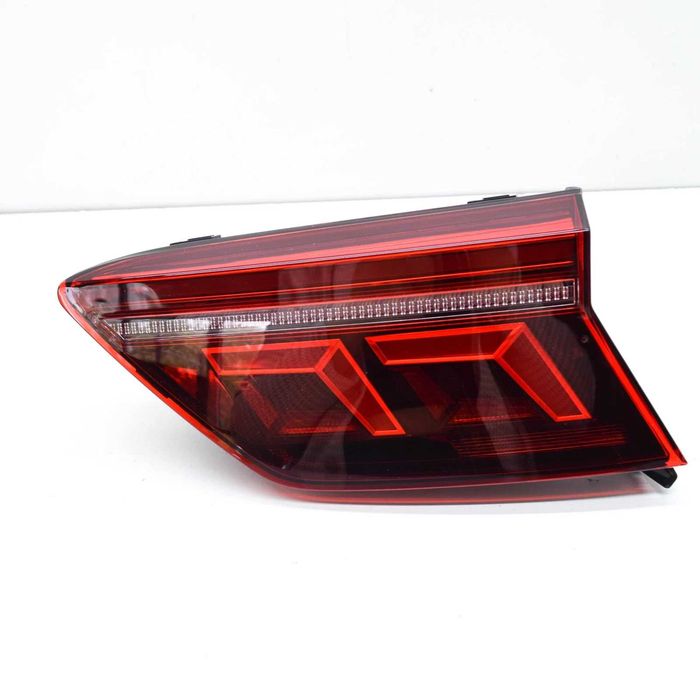 Нов оригинален вътрешен десен стоп VW Tiguan IQ Light 5NA945308H