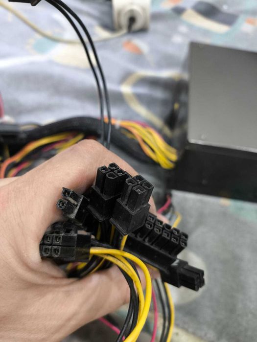 Продаю блоки питания HuntKey 600, 400 watt