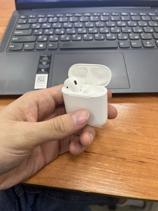 Оригинал AirPods
