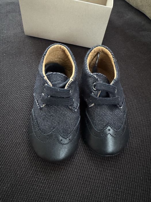 Нови бебешки обувки