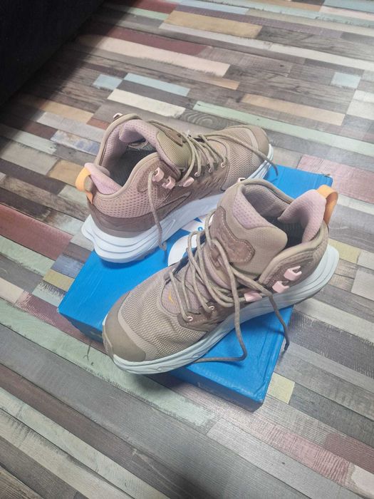 Ghete noi  Hoka 42