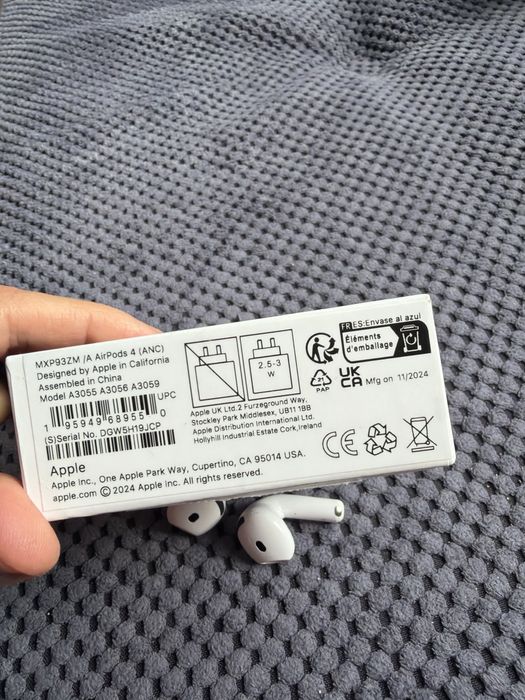 Airpods 4 само слушалки без кутия
