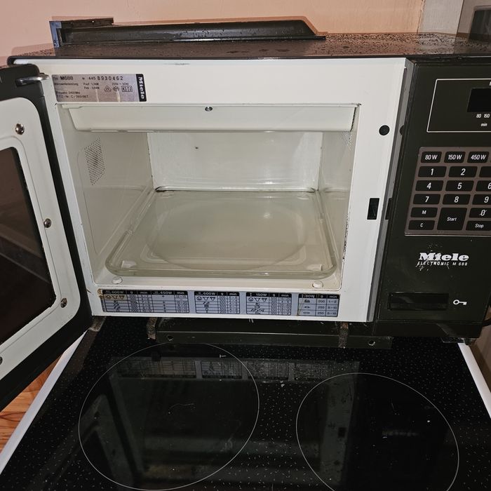 Фурна и микровълнова Miele