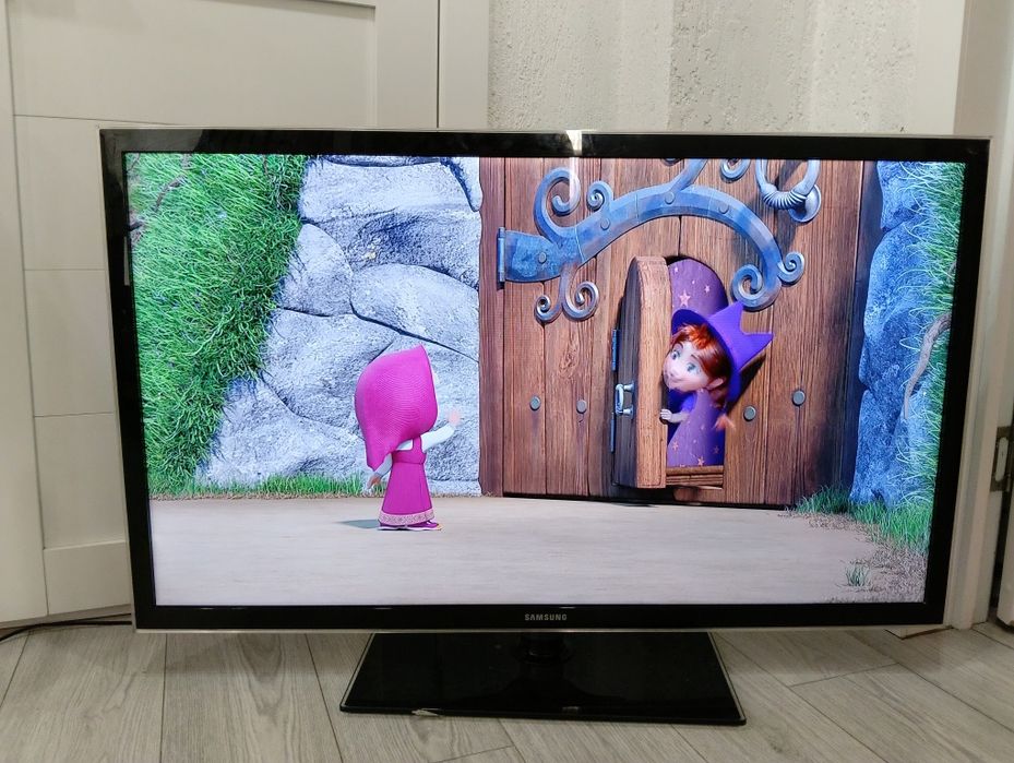 Продам большой телевизор  Samsung smartsmart