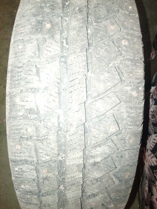 Продам комплект дисков с резиной от Камри