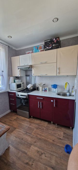 Продам кухонный гарнитур б/у СРОЧНО!!!