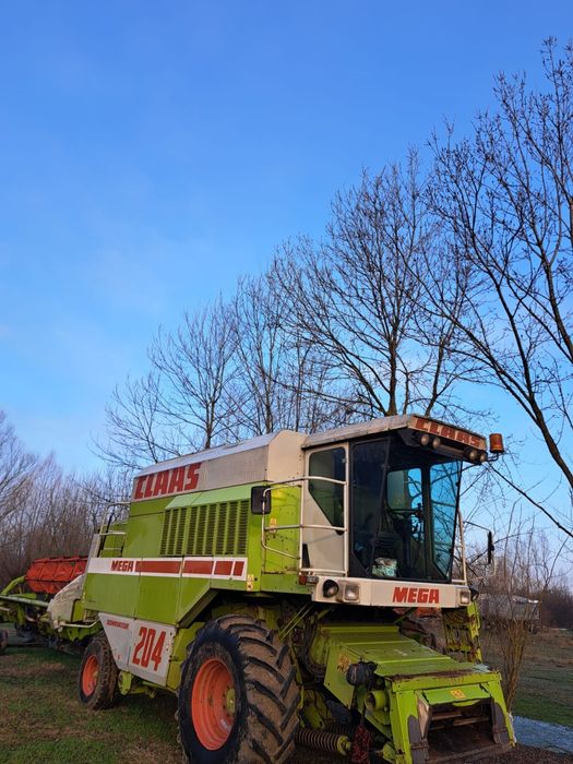 Combina Claas Mega 204