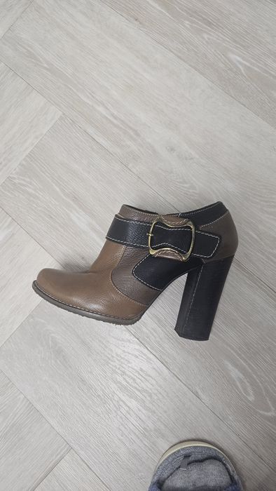 Продам почти даром кожаную обувь