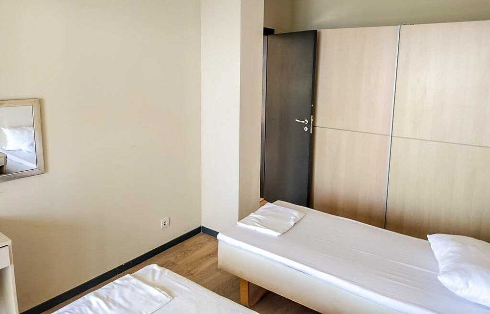 Продава се Тристаен апартамент в Бяла - 120 кв.м за 444 €/кв.м - Снимка #4