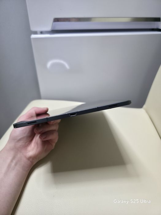 Samsung Galaxy Tab S9 128GB (Lovită, touch-ul funcționează parțial)